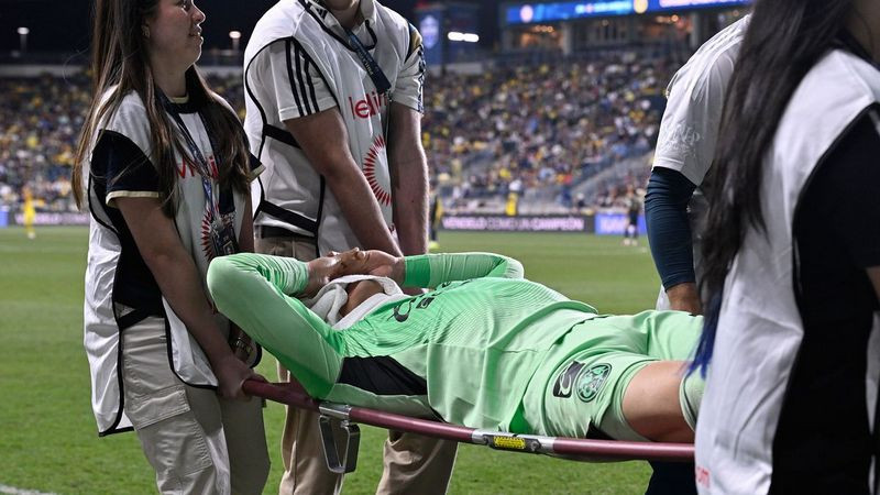 "Herido y triste con el alma hecha pedazos": Luis Malagón tras lesión que lo dejará fuera de la Copa del Mundo 