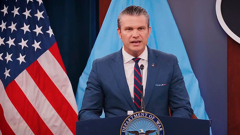 Fotógrafos ya no podrán tomar imágenes en las conferencias de prensa del Pentágono, por no favorecer a Pete Hegseth 