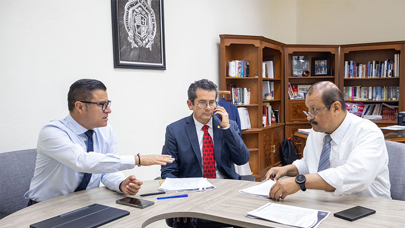 Administración de Yarabí Ávila cumple con docentes de la Facultad de Derecho  