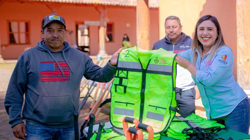  Dayana Pérez Mendoza fortalece servicios públicos con nueva cuadrilla de trabajo en Salvador Escalante 