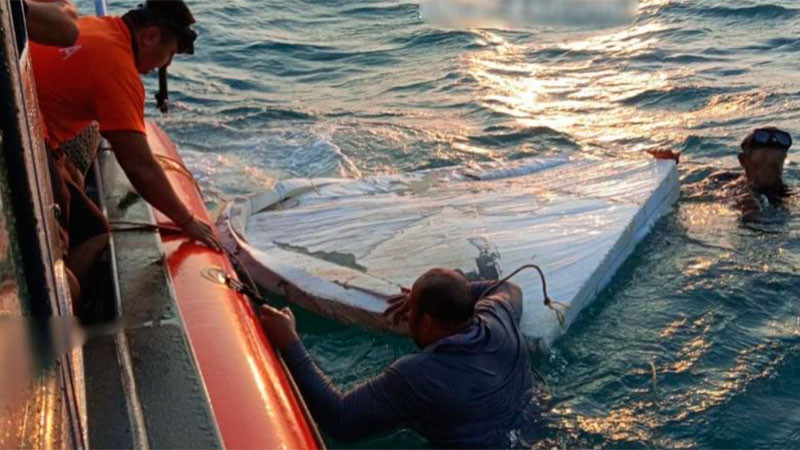 Rescata la SEMAR a 4 personas que se encontraban naufragando en Salina Cruz, Oaxaca 