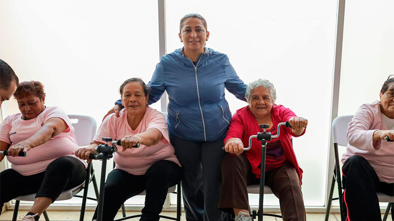 Inaugura Alma Mireya González Estancia Diurna del Adulto Mayor en Quiroga 