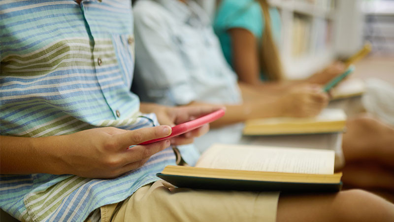 En Morelos ya no podrán usar el celular durante las clases en educación básica  