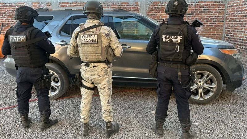Aseguran municiones, estupefacientes, equipo táctico y “ponchallantas” en Santa Rosa de Lima; hallan camioneta con placas de Michoacán 