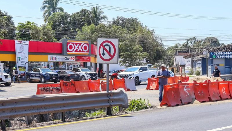 Cierran retorno en zona de Las Adelitas en Lázaro Cárdenas por riesgos de accidentes 