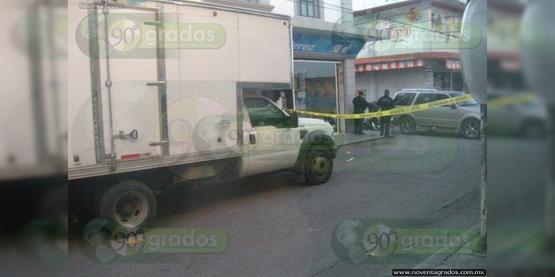 En operativos, SSP Michoacán detiene a nueve y asegura 15 vehículos, armas y droga - Foto 2 