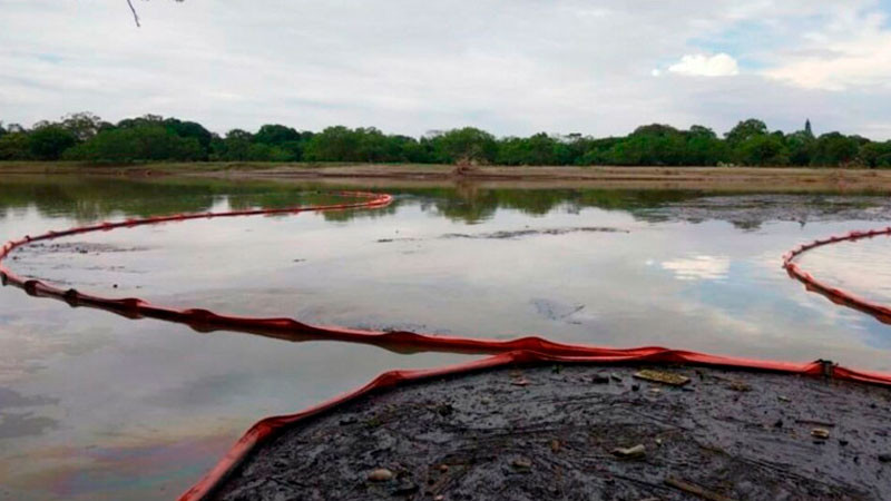 Barco privado, el culpable del derrame de crudo en costas de Veracruz, asegura Rocío Nahle 