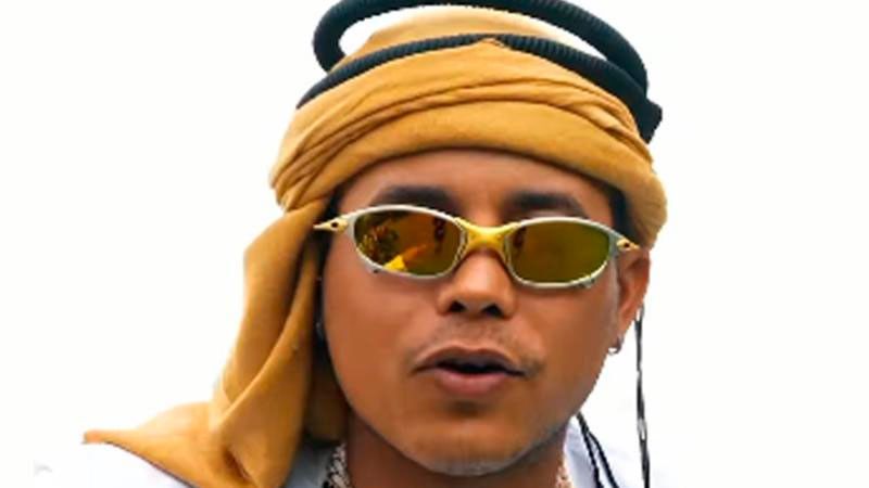 Cae el influencer colombiano Javier Arias en posesión de un arsenal; es investigado a nivel internacional 