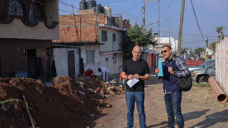 Más obras para Morelia: Adolfo Torres supervisa mejora de drenaje en Lomas del Punhuato 