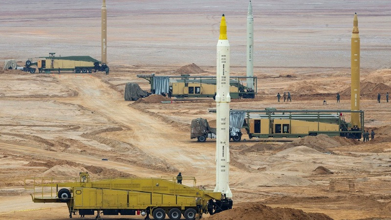 Irán afirma haber usado por primera vez misil balístico Sejil contra Israel 