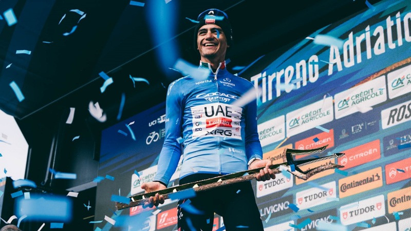 Isaac del Toro hace historia para el ciclismo mexicano y gana la Tirreno-Adriático 