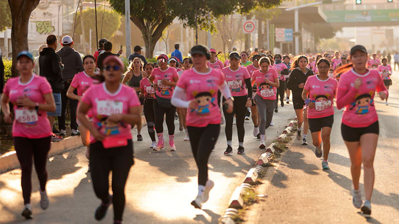 Participan alrededor de 5 mil corredoras en la Tercera Edición del Medio Maratón Mujer 2026 