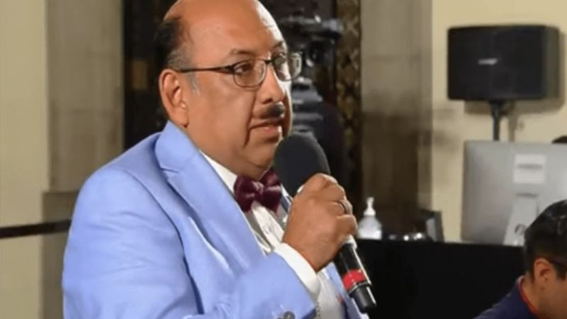 Carlos Pozos genera críticas por comentario durante presentación sobre detección de cáncer de mama 