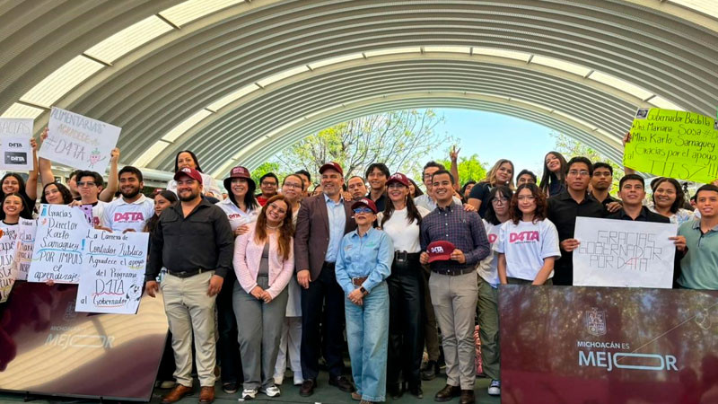 D4TA acorta brecha digital para estudiantes de Michoacán: Bedolla 
