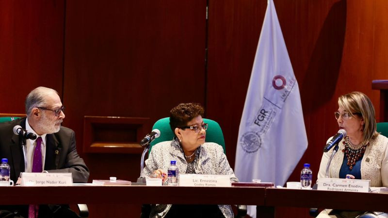  Ernestina Godoy instala Junta de Gobierno del INACIPE 