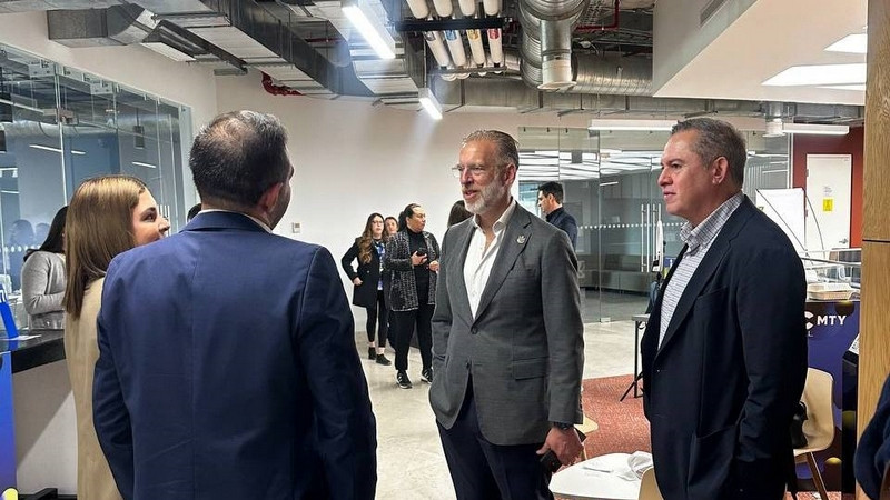 Encabeza Marco Del Prete diálogo con integrantes de la AMSDE 