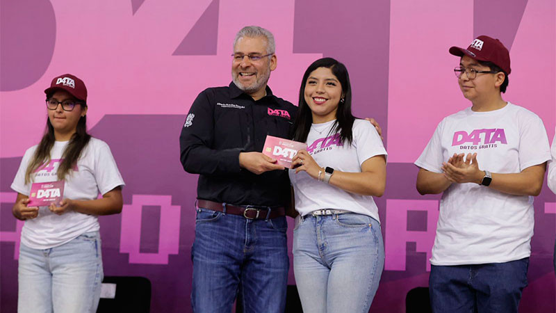 Se suman otros 4 mil estudiantes a D4TA, datos gratis; Bedolla invita a no quedarse fuera del programa 