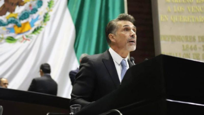 Sergio Mayer regresa a San Lázaro, ofrece disculpas y genera inconformidad en Morena 