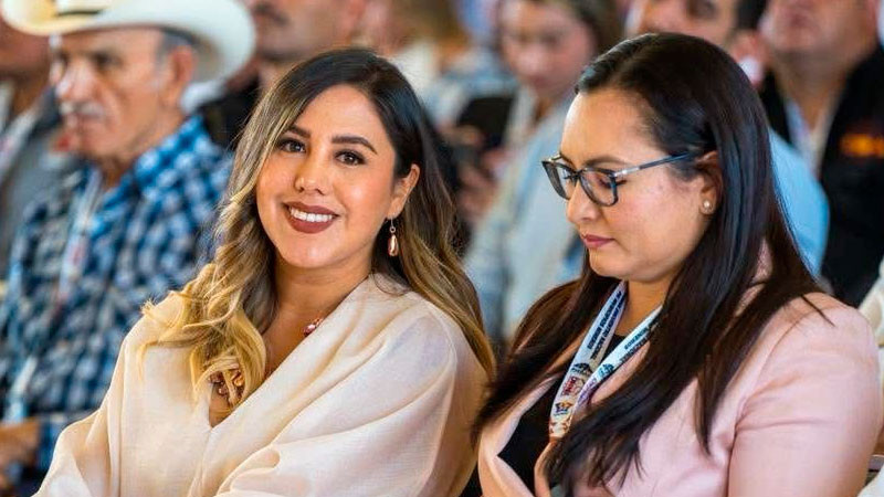 Concreta Dayana Pérez Mendoza en Cananea, Sonora alianza histórica en beneficio de artesanos del cobre 