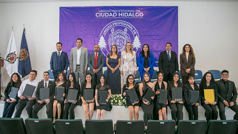 UMSNH entrega ciudadanos de bien, que ayudarán a construir un mejor país, afirma Yarabí Ávila 