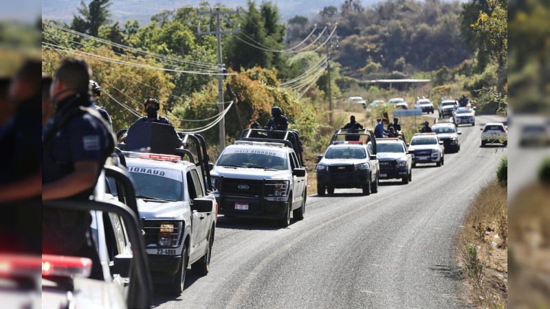 Balacera en pleno centro: Comando ataca a policías en Purépero, Michoacán, y desata fuerte operativo de seguridad  
