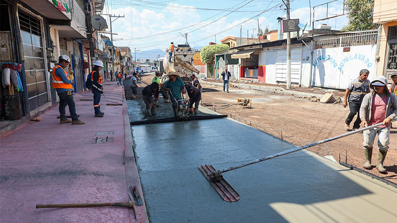 Humberto Jiménez Solís arranca segunda etapa de pavimentación en la calle Zapata en Los Reyes 