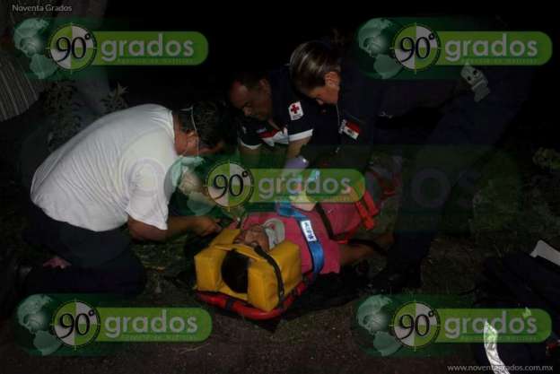 Choque entre camionetas deja al menos 9 heridos, en Apatzingán, Michoacán - Foto 8 
