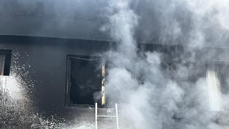 Incendio en vivienda de la CDMX deja tres perritos muertos y una mujer intoxicada 