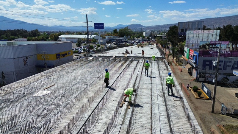 ¡No más espera en el tráfico! El paso vial de Policía y Tránsito tiene un 80 % de avance 