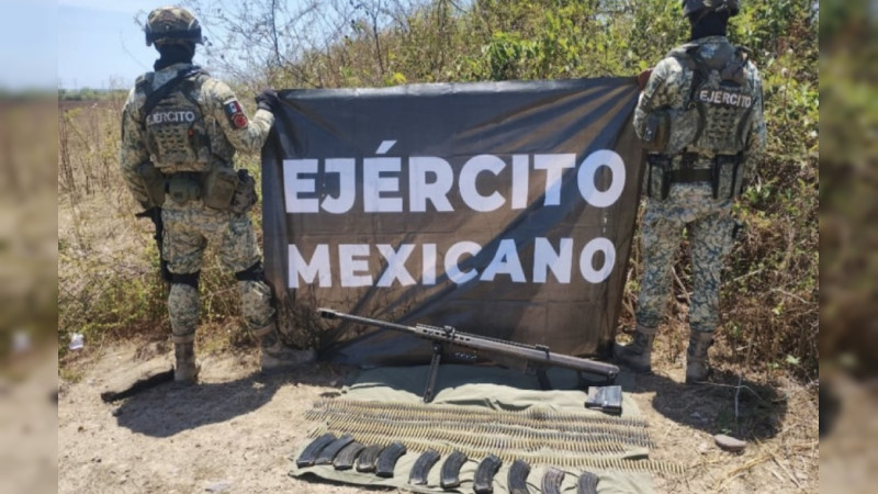 Militares se enfrentan a célula armada en Zinapécuaro, Michoacán; huyen atacantes abandonado fusil Barrett calibre .50, rifle y camioneta 