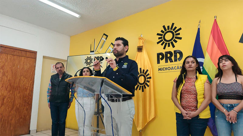 Mauricio Prieto no necesitaba enviar carta de renuncia, ya estaba dado de baja del PRD: Octavio Ocampo 