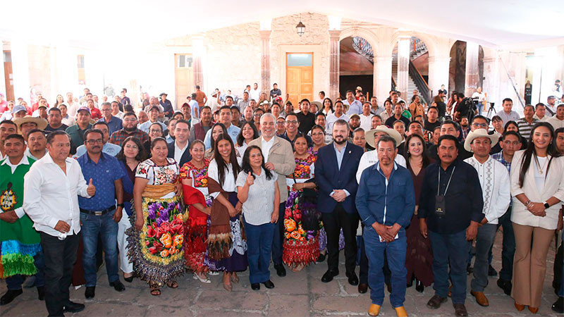 Bedolla garantiza obras convenidas para todos los autogobiernos indígenas de Michoacán 