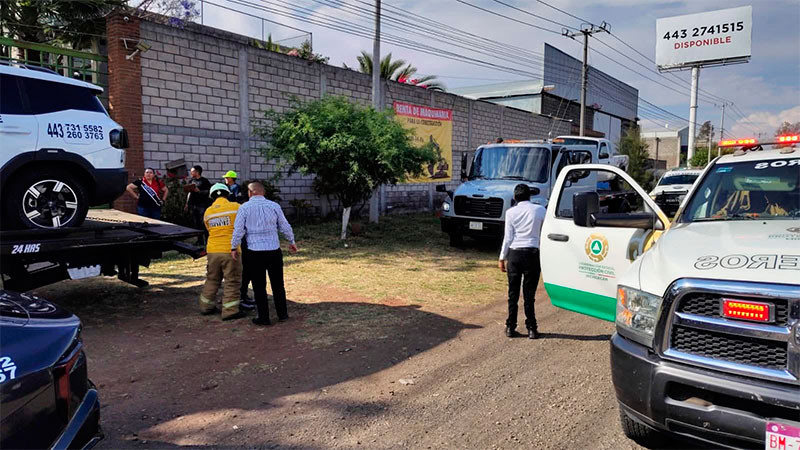 Choque vehicular en la carretera Morelia-Pátzcuaro, a la altura de Uruapilla, deja dos heridos 