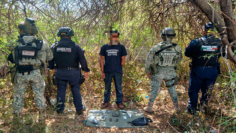 En Puruándiro, Michoacán: Detiene la GC a hombre con un arma y sustancias ilícitas 