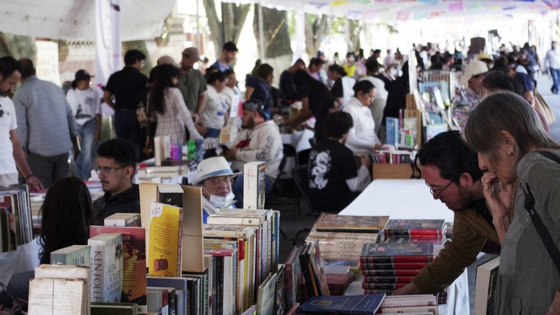 Con éxito rotundo y asistencia récord en sus seis sedes, culminó La Fiesta del Libro y la Rosa Michoacán 2026 