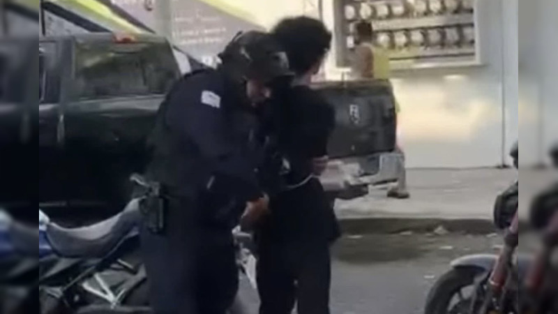 Adolescente armado con fusil quita la vida a dos profesoras en preparatoria de Lázaro Cárdenas, Michoacán  