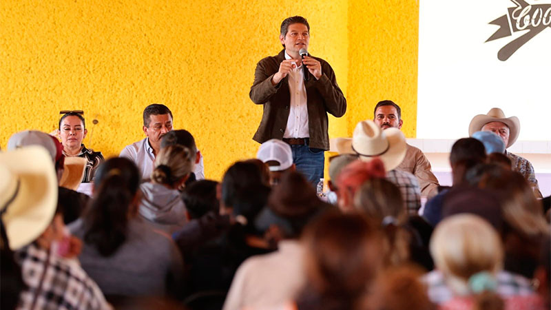  Alfonso Martínez Alcázar pone en marcha programas para apoyar el campo de Morelia  