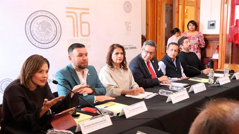  Diputados de la JUCOPO se reúnen con integrantes del Foro de Colegio de Profesionistas de Michoacán 