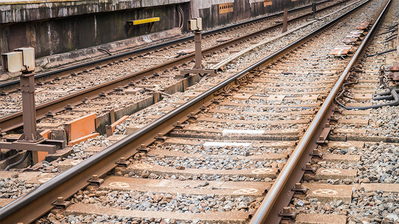 Joven pierde la vida al ser arrollado por el tren en Tlalnepantla, Estado de México 