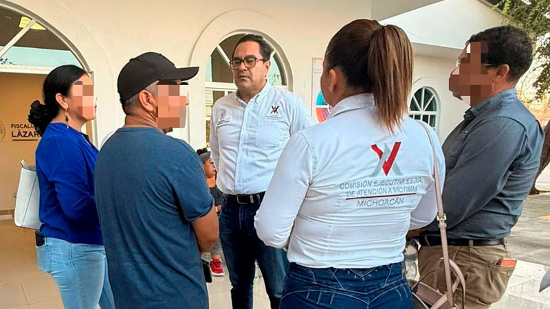 Gobierno del Estado brinda atención directa a familiares de maestras víctimas en Lázaro Cárdenas 