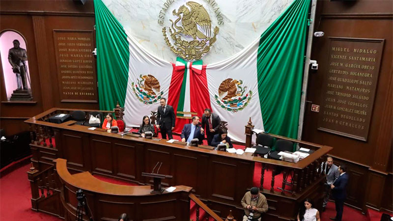 Primarias y secundarias deberán regular uso de Dispositivos Móviles en horario escolar: Congreso de Michoacán 