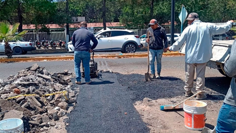 Arranca Humberto Jiménez Solís campaña de bacheo para mejorar vialidades en Los Reyes 