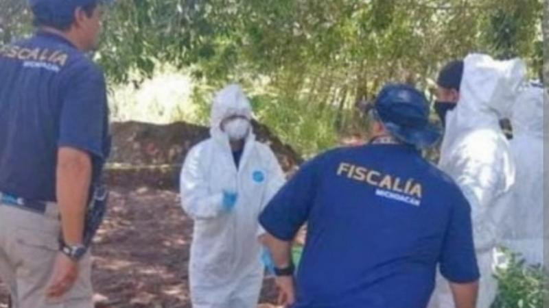 En una fosa clandestina en Puruándiro, Michoacán, hallan tres cuerpos humanos 
