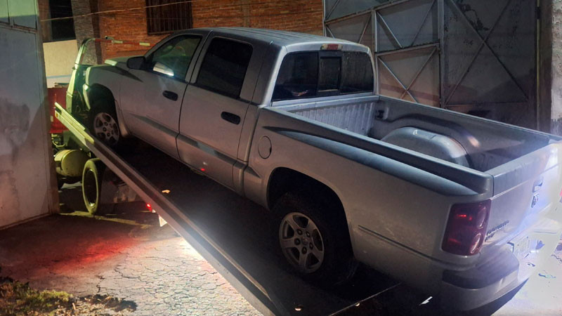 Tras cateo en Puruándiro, Michoacán aseguran camioneta relacionada con investigación 