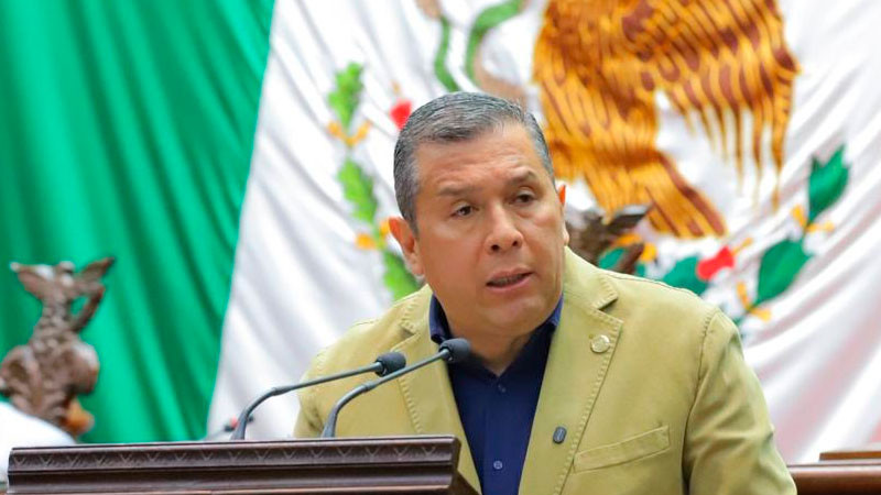 Celebra Barragán aprobación de reforma que planteó para regular el uso de celulares en primaria y secundaria 