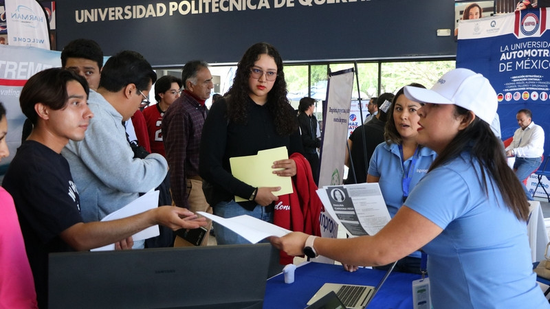 Participan estudiantes UPQ en Feria de Empleabilidad Haz Match 