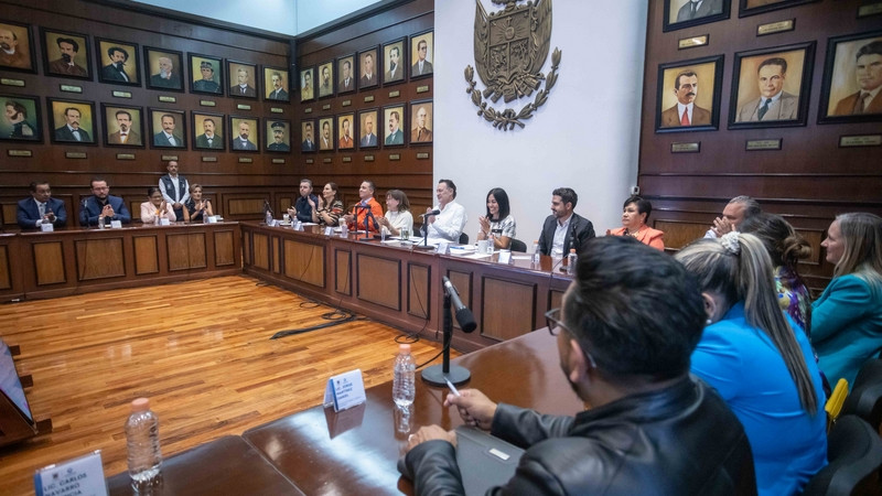 Gobernador refuerza alianza con sindicatos federales para el bienestar laboral en Querétaro 