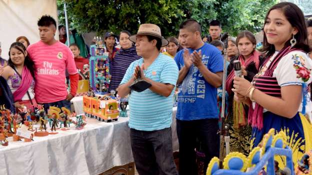Premian creatividad de artesanos de Ocumicho, Michoacán - Foto 0 