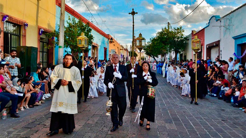 Celebra su 60 aniversario la Procesión del Silencio en la capital queretana 