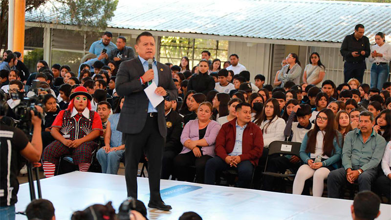 Llevan Foro de Ciberseguridad a Angamacutiro, Michoacán; Fiscal invita a las y los jóvenes a reconectar con su familia y comunidad 